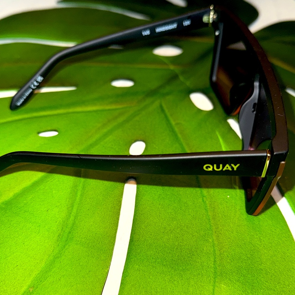 New Quay  Australia LEVEL UP sunglasses - Picture 10 of 15